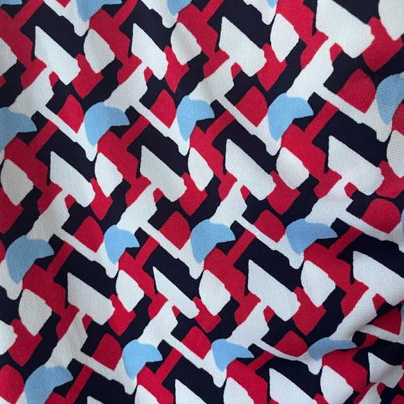 Banana Republic Small, V-neck faux-wrap midi dress. Red, white, blue and blk sz2 - Picture 4 of 5